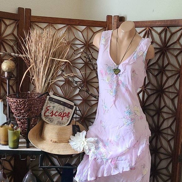 SALE TODAY PINK MULTI FLORAL LONGER DRESS SIZE 12 - Picture 1 of 16